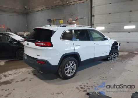 2015 Jeep Cherokee Latitude z USA, uszkodzony, nr VIN 1C4PJMCS3FW588868